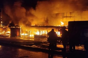Se incendio el mercado de Acapulco con saldo de pérdida de 70 a 80 locales