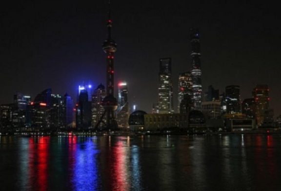Confina China a la población de Shanghái