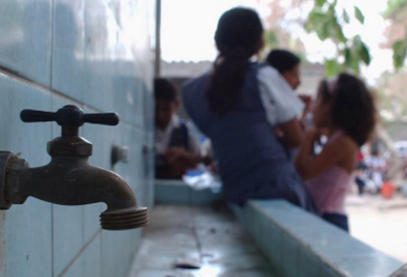 Mantienen algunas escuelas de México deficiencias en temas de higiene por falta de agua potable: UNICEF