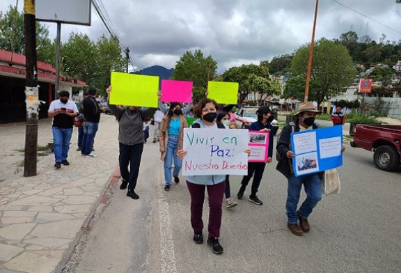 Protestan en San Cristóbal, Chiapas por enfrentamiento entre grupos armados