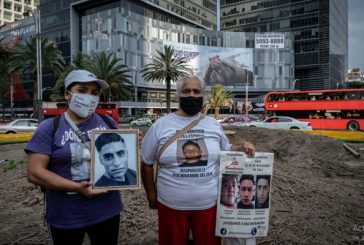 Protestan familiares de desaparecidos en la Glorieta del Ahuehuete