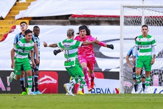 Querétaro y Santos empatan 3-3 con gol de ultimo minuto.