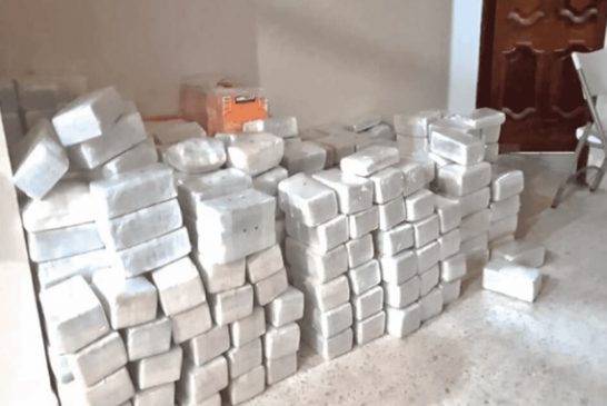 Ejército y FGR aseguran más de 2 toneladas de posible cocaína en Tapachula, Chiapas