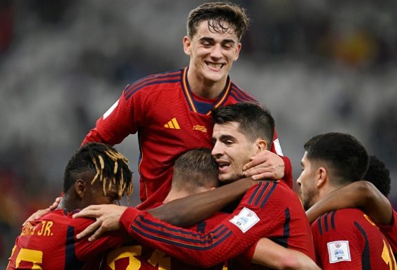 España golea 7-0 a  Costa Rica