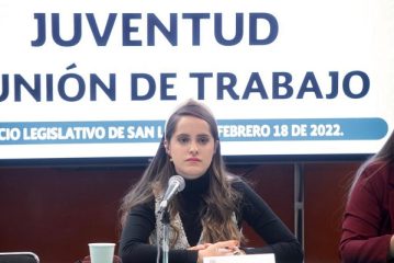Jóvenes con 18 años cumplidos podrán ser diputados y senadores a los 21, propone Karla Ayala
