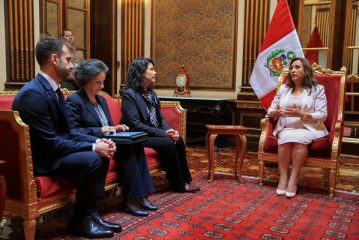 Renueva presidenta de Perú parte de su gabinete tras recorte de su mandato