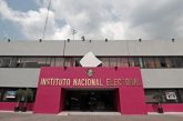 INE ordena eliminar contenido de 3 'mañaneras' por violar equidad en contienda electoral