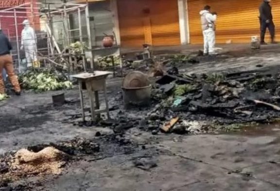 Mueren 9 personas en incendio provocado en Central de Abasto de Toluca