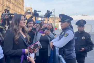 Feministas piden a AMLO no victimizarse frente a Palacio Nacional