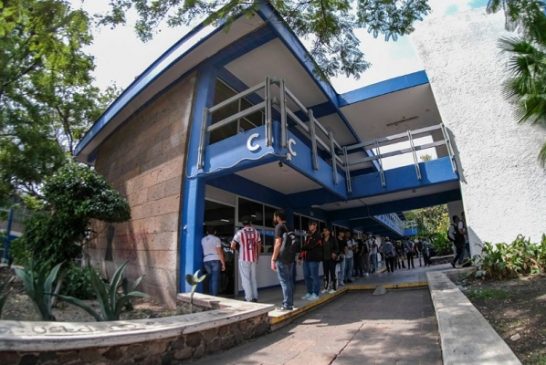 Universidad Autónoma de Querétaro suspende clases por amenazas